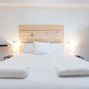 hostal-one-bcn.topbarcelonahotels.com/