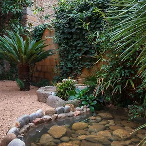 hostal-can-xicu.catalonia-hotels.com/
